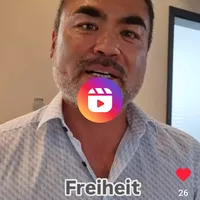 Patrick Pond, Geschäftsführer von secura protect, mit Button auf dem Hemd. Untertitel: „Freiheit“. Screenshot aus dem LinkedIn-Video zum Diversity Day 2025 unter dem Hashtag #StimmeFürVielfalt.